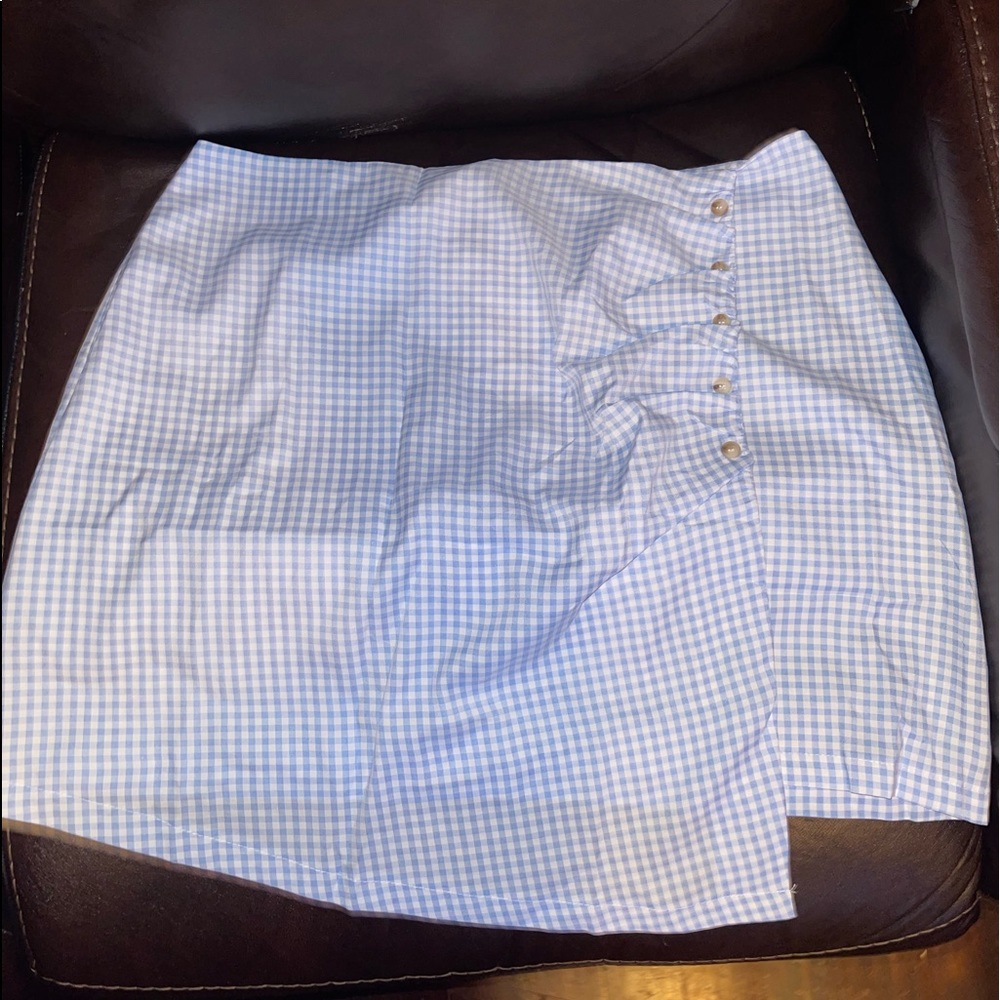 Blue and white plaid button skirt
